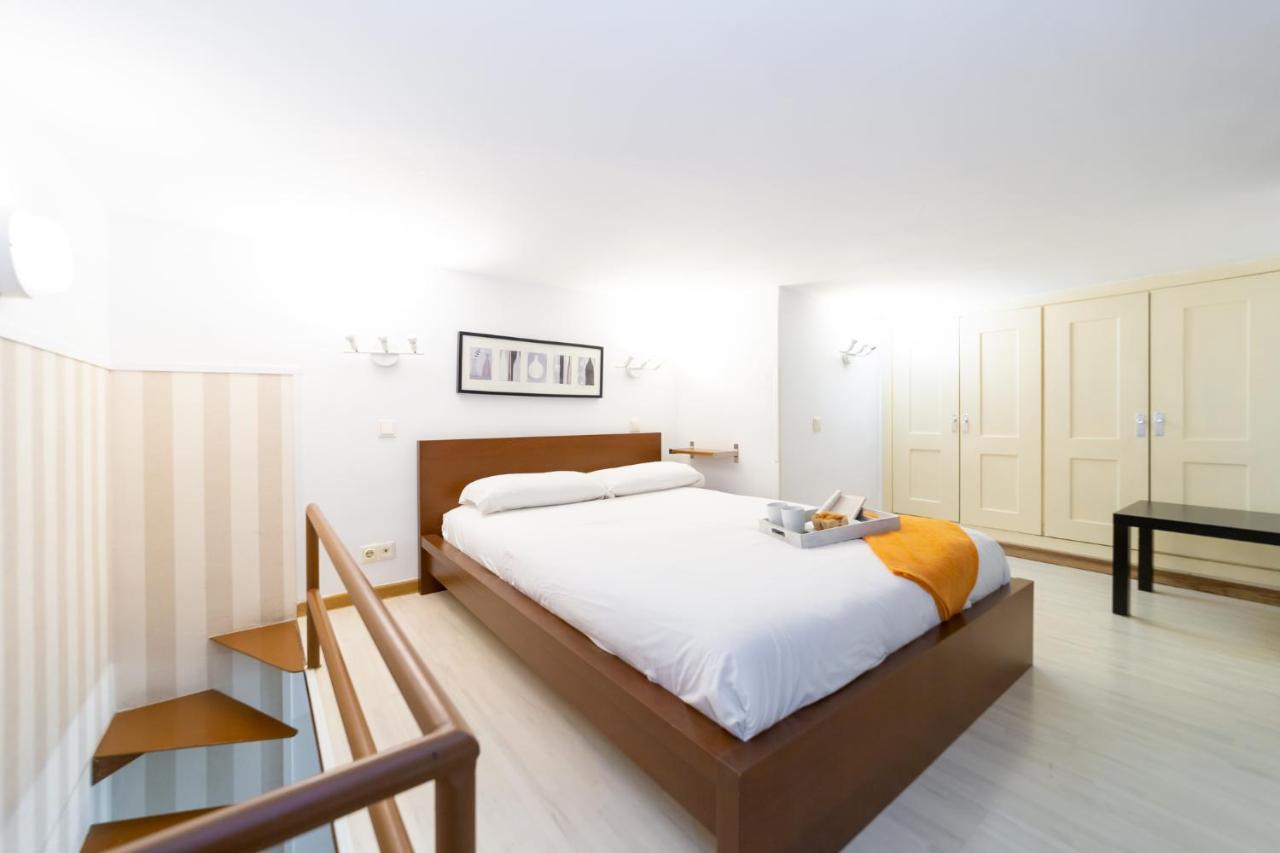 Apartamentos Puerta Del Sol I Madrid Luaran gambar